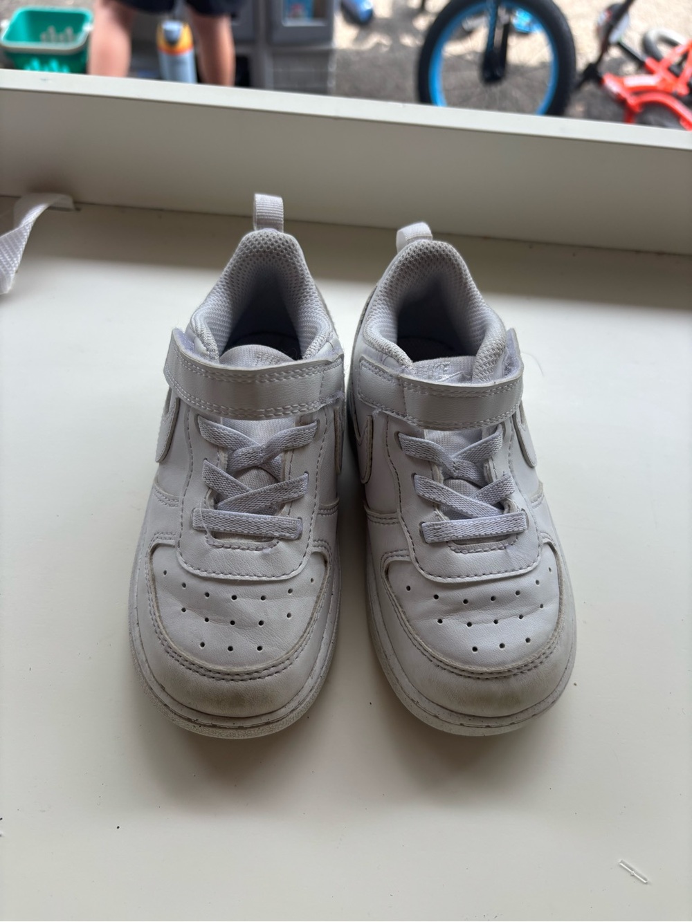 Nike White Kids Sneakers with Hook-and-Loop Strap